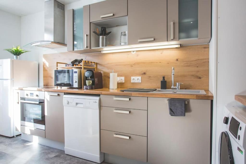 Bel Appartement Lumineux Proche Du Centre-Ville Дуе Екстериор снимка